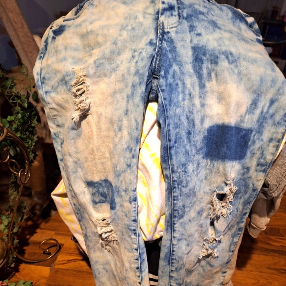 VIP Distressed Womens Jeans Size 19/20